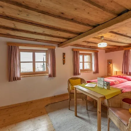 Klausnerhof Çiftlik konaklama *